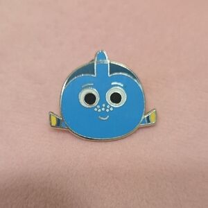 3/$25 ❤️ Dory Finding Nemo Pin